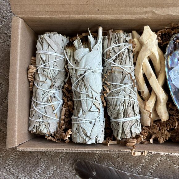 Sarimoire Sage Smuge Sticks Kit Bundle of 3 Feather Shell Bowl Palo Santo Box - Picture 4 of 6